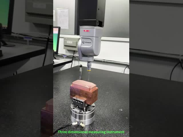 MPO Fiber Connector with Different Ferrule Materials Body and Boot Colors