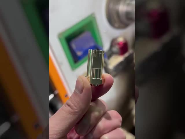 高精度粉末で覆われたアルミニウムCNCターニングパーツ ステンレス鋼ターニングコンポーネント