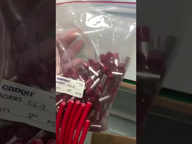Машина Pre изолированного провода соединителя Ferrule Striping и гофрируя