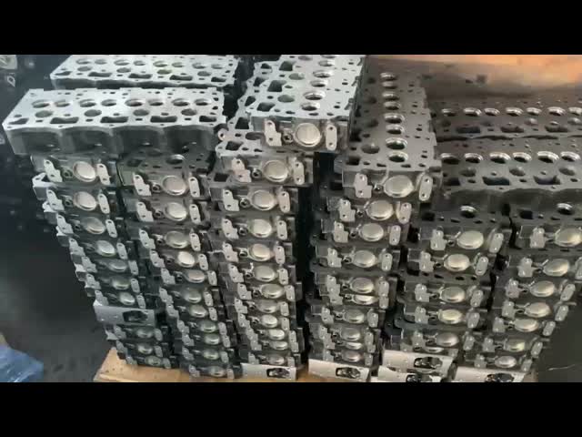 ISUZUの掘削機8971147135 8-97114-713-5のための4LE1 4LE2エンジンのシリンダー ヘッド
