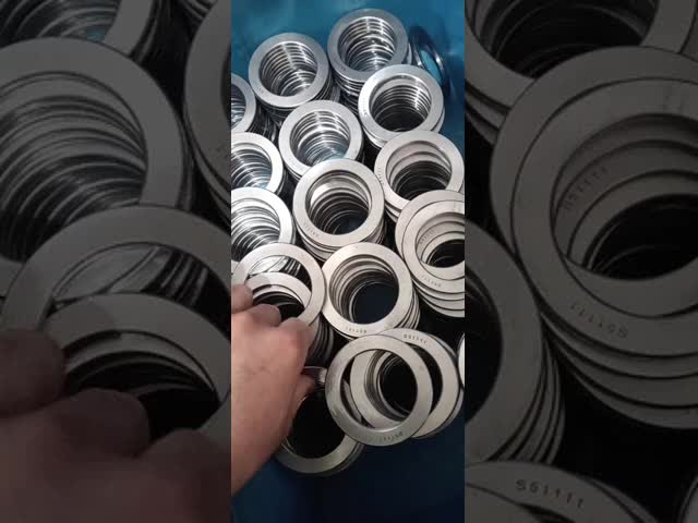 30206 SKF シングル ライン トーパー ロール ラーリング 62mm OD 滑らかで安定した性能のために