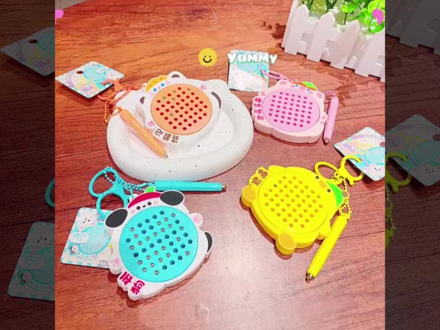 可愛いアニメ バッグ 玩具 キーチェン 猫 脱圧 鋼ボール キーチェン