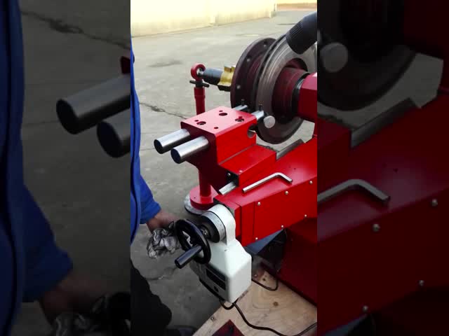 高トルク T8470 ブレーキディスクマシン 1.5kw 強力な磨きのために