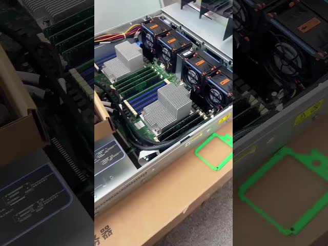 高密度コンピューティング HPE プロリアント DL560 GEN9 16SFF GPU サーバー ODM