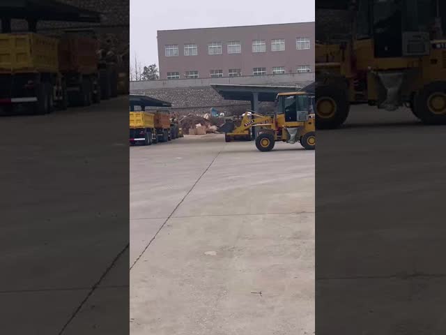 Powerful Small Bucket Loader with 33kW/2400rpm Rated Power and 267mm Min. Ground Clearance