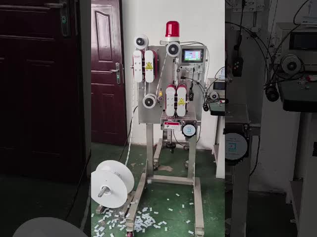 CS-120 自動乾燥剤挿入機 乾燥剤袋詰め機