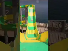 18.5Kw / heure Glissière à eau en fibre de verre Parc d'attractions Équipement de piscine