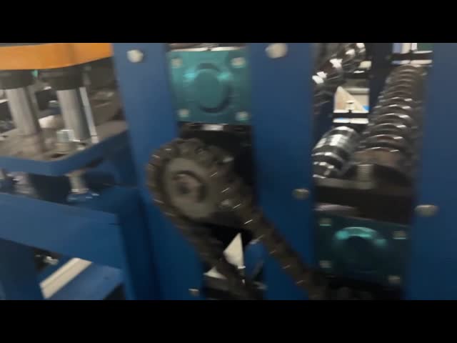 0.25-0.6mm 厚さ 三層ロール 形成 機械 5.5Kw メイン モーター パワー