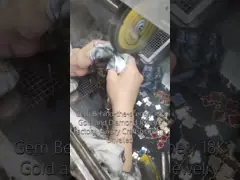 Luxuriöse 18K Gold Schmuck Kollektion Luxus Erfahrung mit Handwerkskunst in Dubai