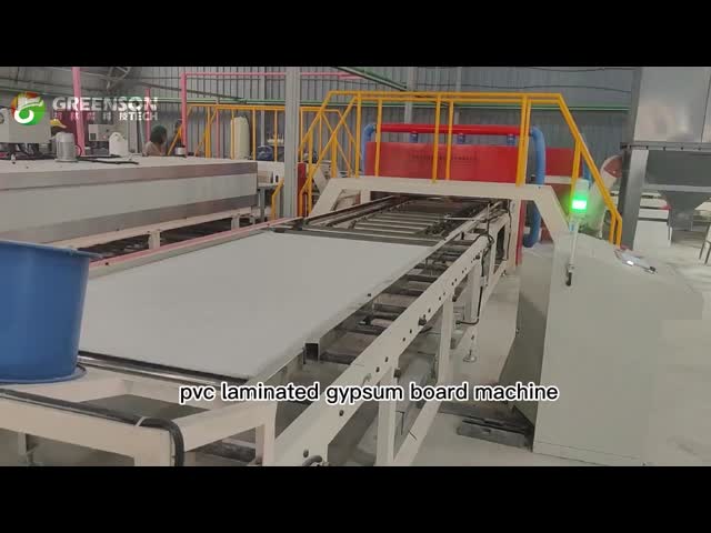 ポリ塩化ビニールのフィルムのための小型生産の絶縁材の石膏ボードのラミネーション機械