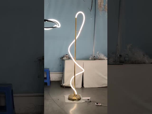 モダン ミニマリスト リビング ソーファ 垂直 床ランプ アート 弧 スマート ミニマリスト ホテル デザイン ベッド サイド LED 床灯