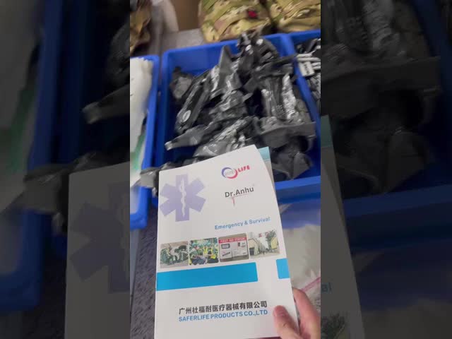 Аварийно-спасательная маска с односторонним клапаном и медицинским материалом из ПВХ