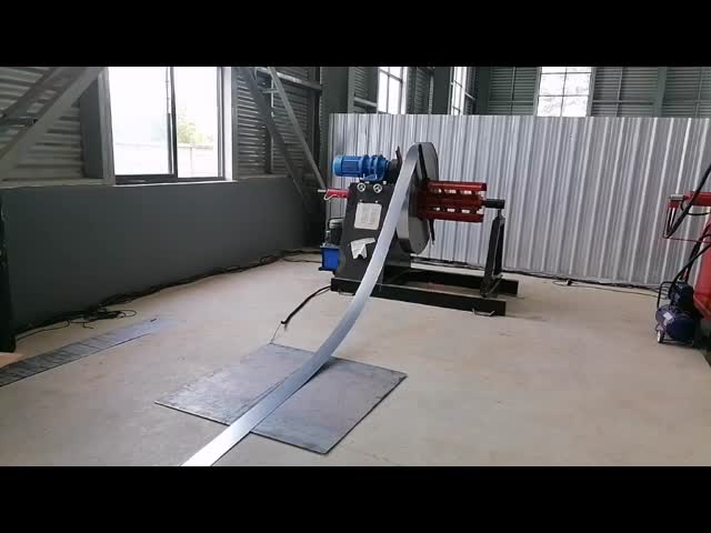 8-12m/Min 梯子型ケーブルトレイ製造機械 380V 電圧と電磁板材料の種類