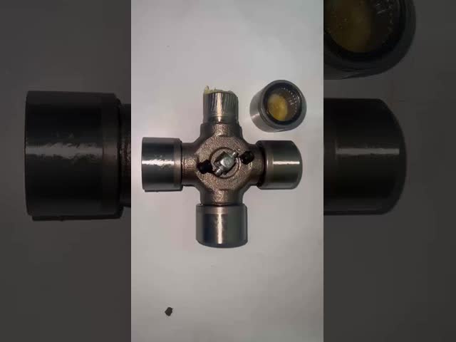 Yutong バスドライブシャフトクロスジョイント ユニバーサルジョイント 47.5*135 QC4000-02,2214-00146