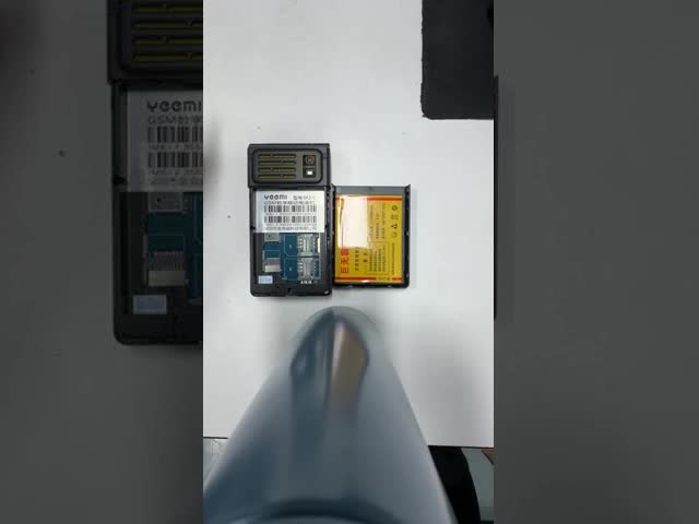 2.8インチディスプレイ 2G 機能電話 M2-C 1800mAh バッテリーと電子書籍 折りたたみ携帯電話