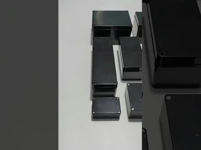 ブラック カラー プラスチック スクリュー IP66 プラスチック 防天 交差箱 170*120*100mm