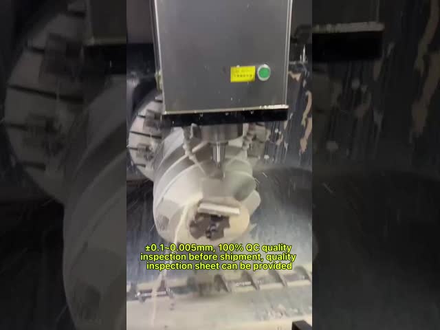 プラスチックや銅部品の精密加工を専門とする