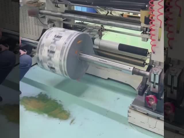 柔軟な食品級 ミルクホワイト スタンドアップ スプート ポッチ 梱包 または 液体粉末洗浄剤