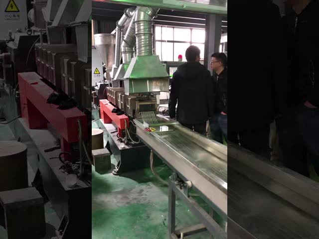 オート PP PLC 36 ツインスクリューエクストルーダーサイドフィード PVCツインスクリューエクストルーダー