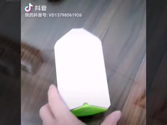 Small Size Car Air Purifier 122x82x76mm Qty 28PCS/Carton