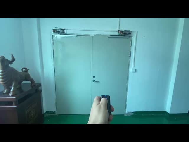 ZENTO重用スイングドアオペレーター 40W モーターパワー Fレベル 155°C 熱保護 350kg 最大重量 商業用