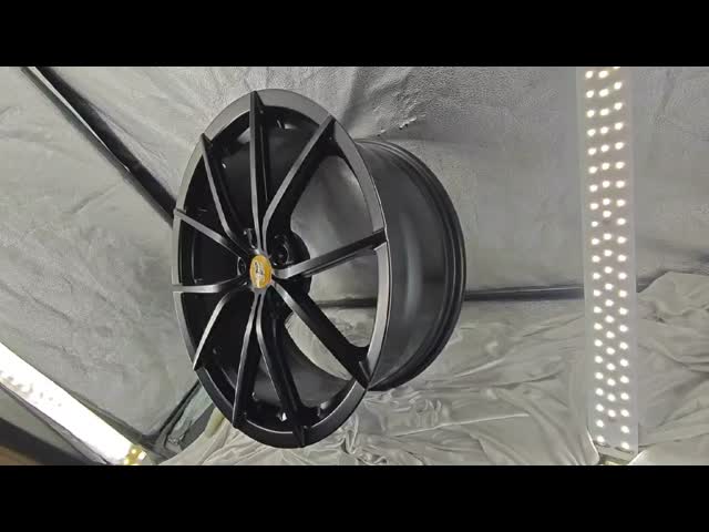 Изготовленная на заказ чернота лоска выковала картину болта Romeo Giulia 20x9.5 20x11 5x110 альфы оправ Monoblock