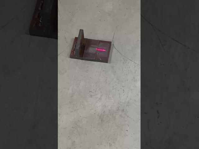 2000W Handheld Single Motor Laser Cleaning Machine with an Electric Consumption of 8 Kw/h