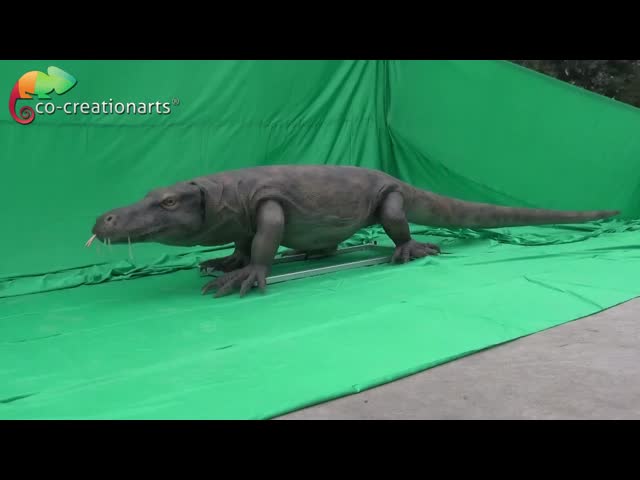 現実的なアニメートコモドドラゴン ダイナミックな動きと自然環境の詳細