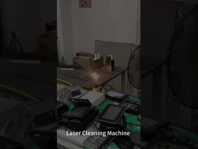 2000W Handheld Single Wobble Laser Cleaning Machine with CW Laser Output Mode