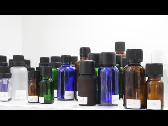 G005 Glass Round Boston Bottle Screw Cap With Horizontal Dropper Insert For Essential Oil