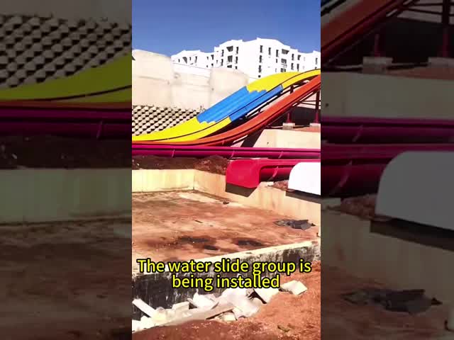 Коммерчески корозия группы водных горок бассейна увядает доказательство для гостиницы