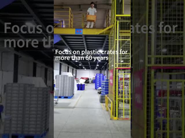 頑丈なプラスチック箱 PP 換気式 積み立てられる収穫バスケット トマトの包装のための売上