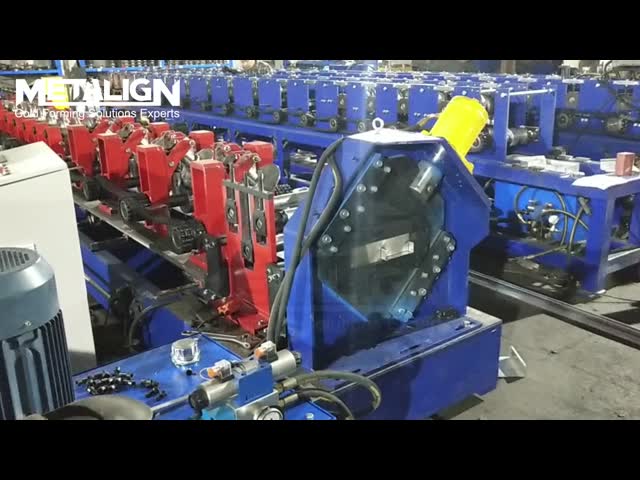 自動サイズ変更 C パーリンロール形作機 価格 15m / Min プロフェッショナルカット機