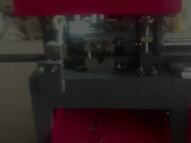 C型鋼 C型シェルフパイプパンシングマシンチャネル鋼