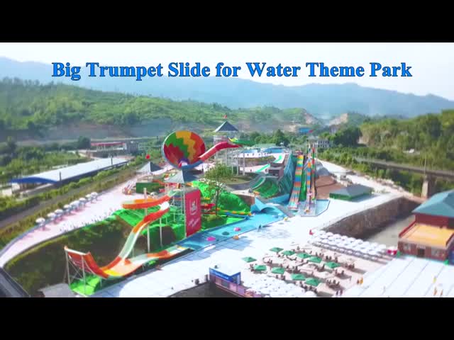 Equipamentos coloridos do parque aquático de diversões Fibra de vidro Grande trombeta deslizamento de água