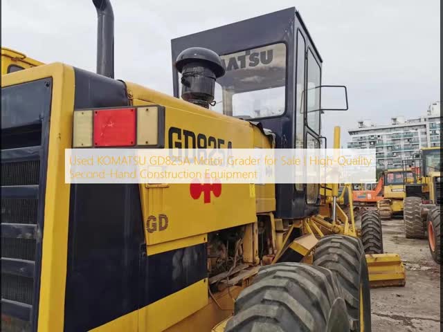 中古のKOMATSU GD825A 自動車格付け機 中古の建設機器