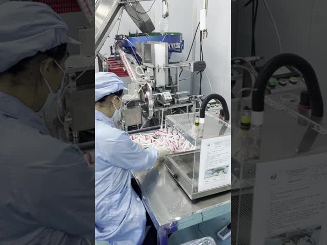 голубой косметический насос лосьона 2.5ml/t для OEM дезинфицирующего средства руки принял