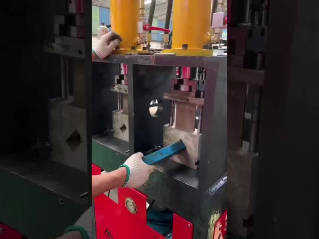 二重ステーション半自動パンシングマシン 220V 380V