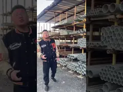 Spójrz na zgalwanizowane rury stalowe na półkach.