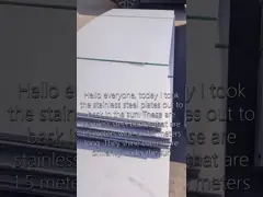 Płytka ze stali nierdzewnej w świetle słonecznym