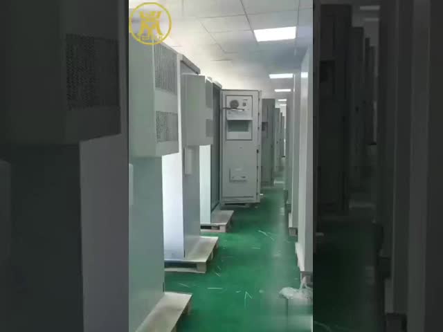 32U 屋外電信キャビネット 19インチラック PDU と冷却のカスタマイズされた屋外電源箱