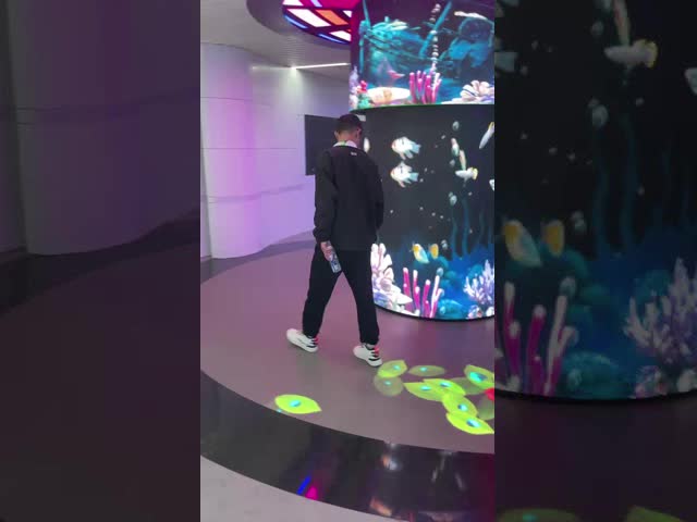 P1.95 LED ダンスフロア 長寿命 鮮やかな色精度 柔軟な設置