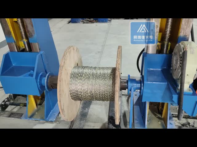 4 Cores  Water Blocking Armored Fiber Cable Steel Wire Stranded Seamless Tube