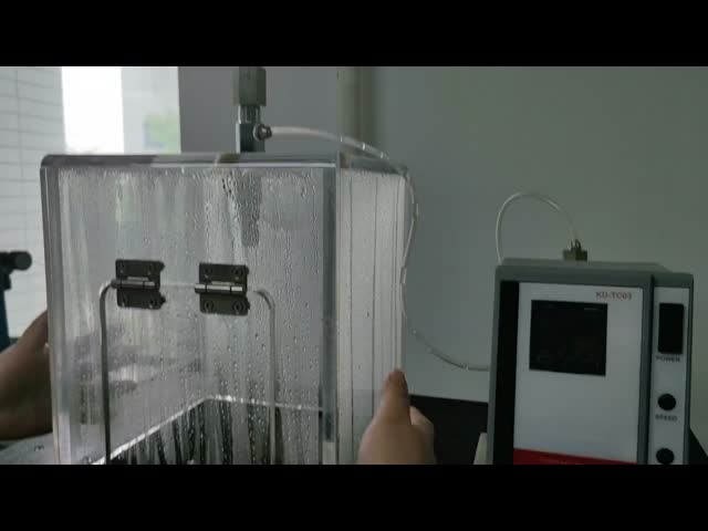 ステンレス鋼のノズルが付いている水散水試験装置へのASTM D4049の抵抗