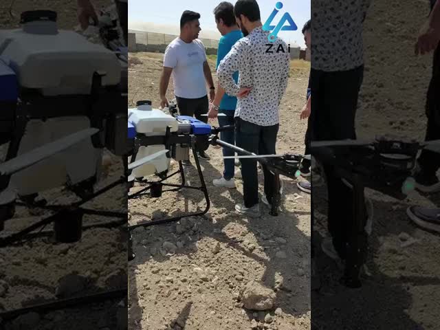 肥料用ドローンのスプレーと粒状60L水タンク 精密農業用UAVスプレーヤー