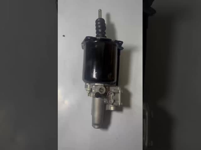 ユートンバス用スペアパーツ バスクラッチ スレーブシリンダー (Φ102, Φ25, 押す棒付き) 1604-00868 9700516080