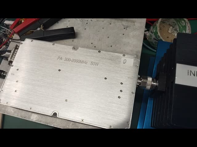 50W 300-2000MHz スーパーワイドバンド PA ワイレス信号ジャマー モジュール RF パワーアンプ 反ドローン モジュール