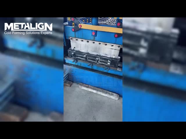 95mm Shaft Diameter Embossing Metal Roll Forming Equipment For YX65-170-550 Floor Deck With Hydraulic Cutting System