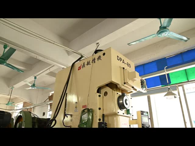 黒亜鉛鋼 再利用可能な金属キャストクリップ 木製ボックスシート金属製造OEM