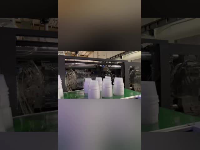 涙に耐えるプラスチック製の花瓶 ガロン 植物の苗木鉢 ラベル付き